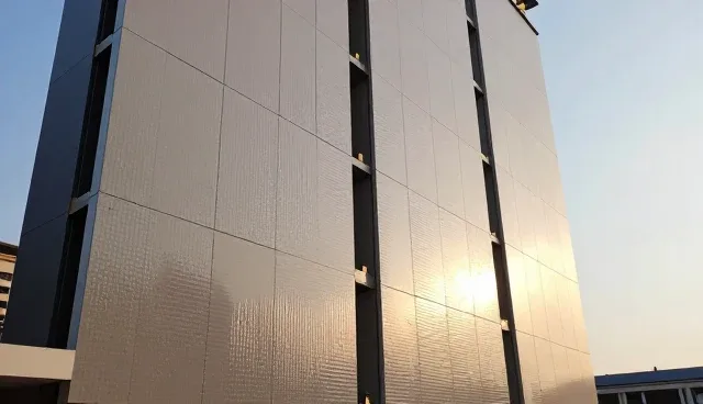 广州网站推广公司：技术外包与自营的优劣比较